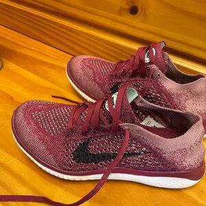 Nike Women's Maroon Running Shoes